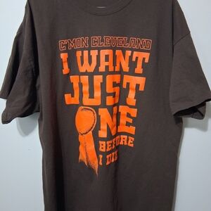 Gildan Brown T‑Shirt with Orange Cleveland Graphic